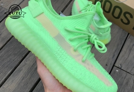 yeezy 350 v2 Green Size: 36-48